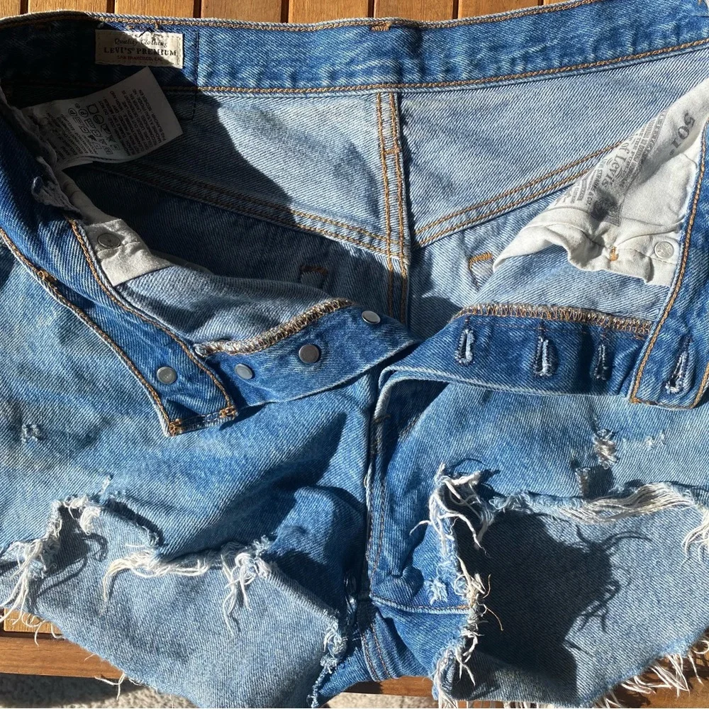 Levi’s 501 cutoffs. Size 28 - Picture 3 of 5